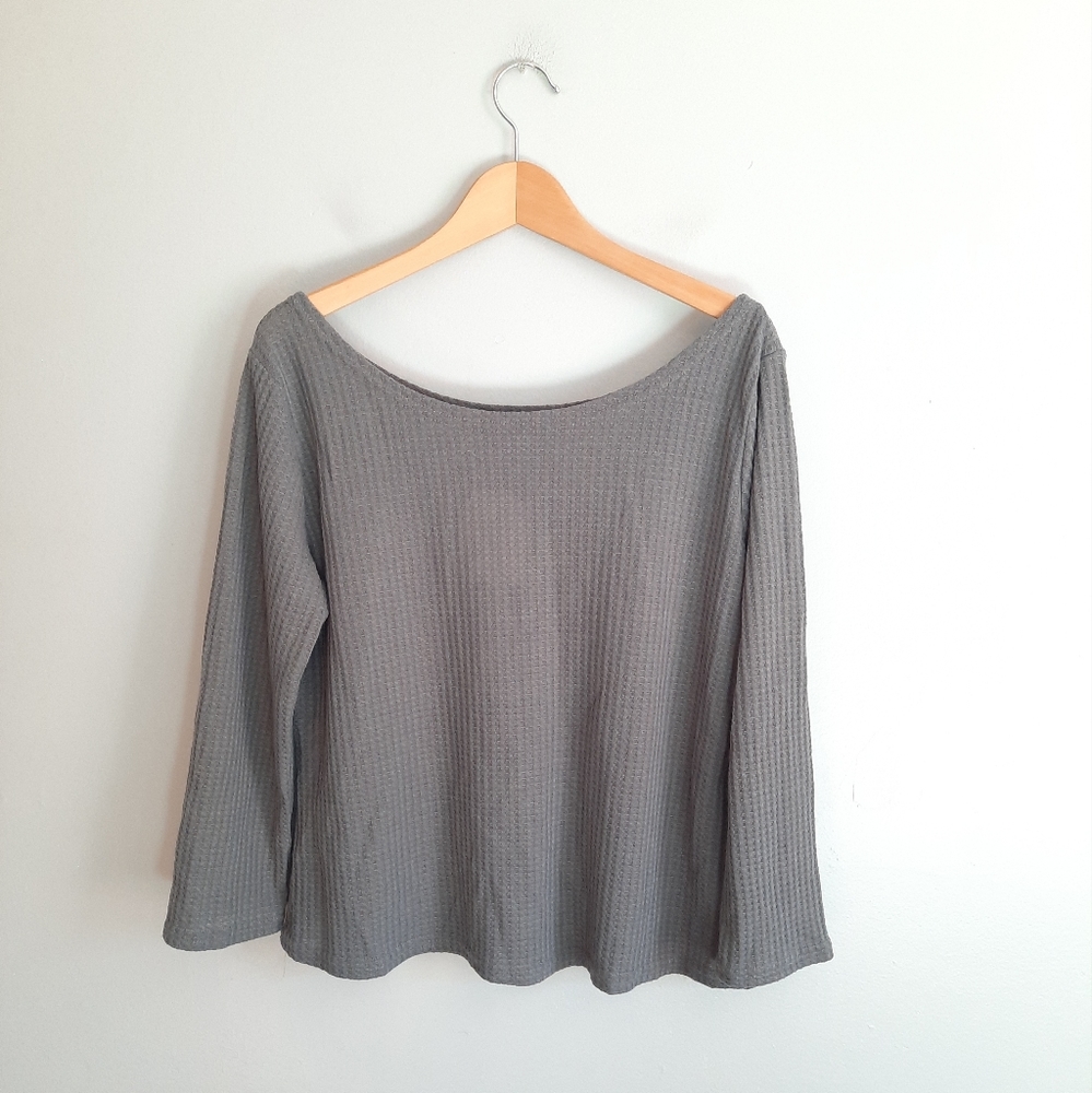 Cellabie Gray Waffle Patterned Scoop Neck Tee
